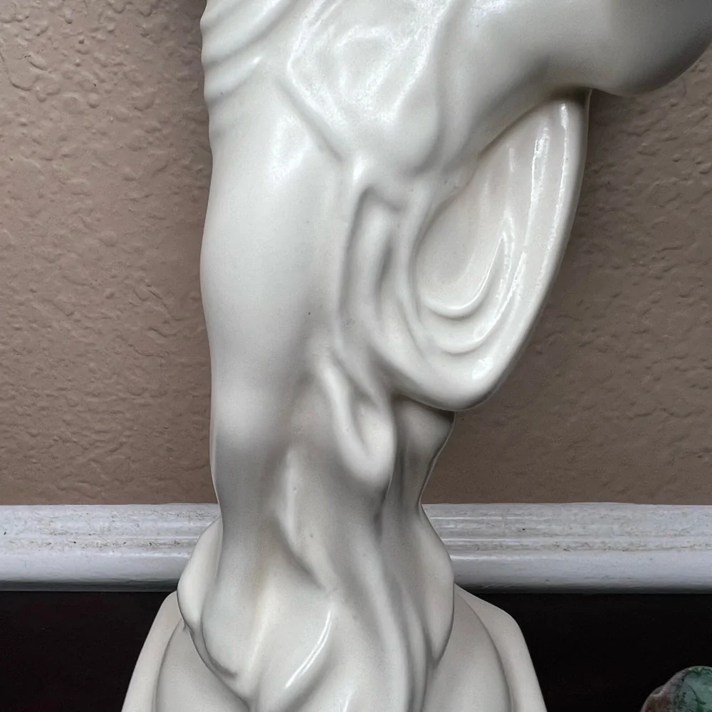 Haeger sculptural pedestal